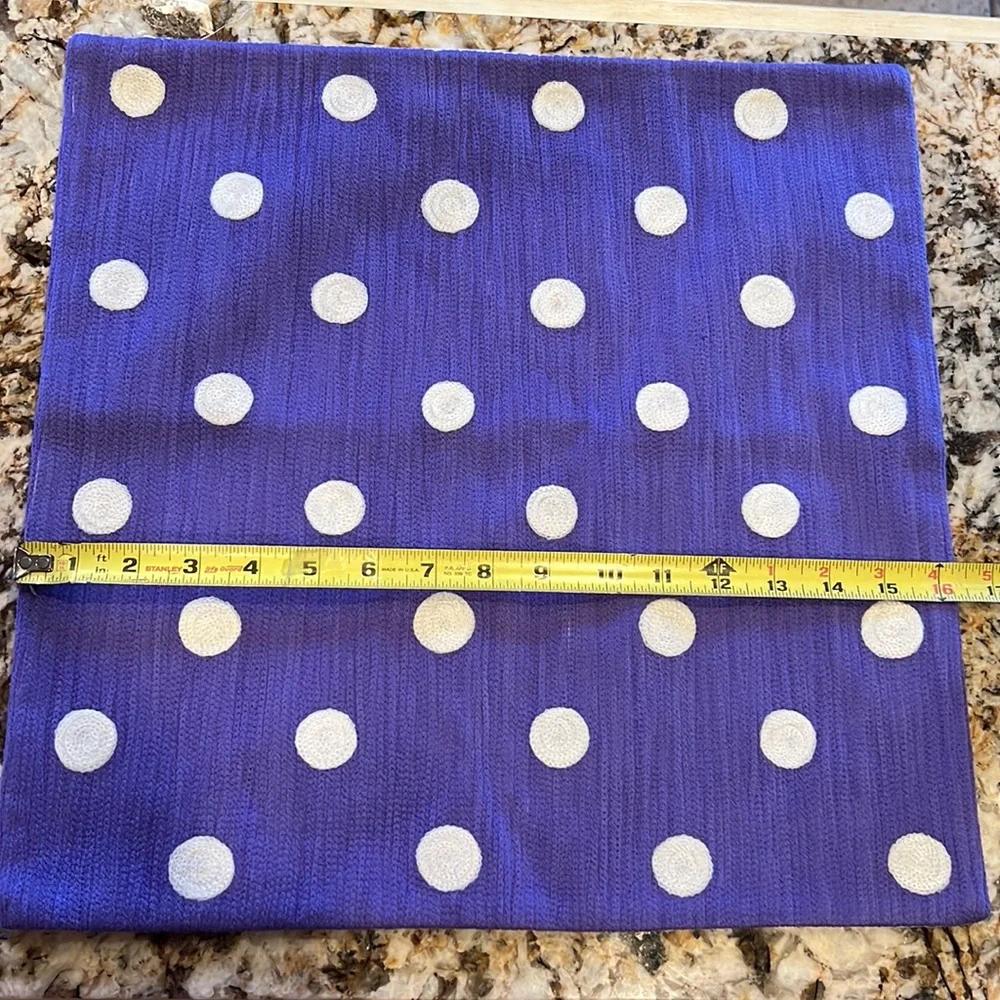 Pillow cover polka dot textured yarn purple and white New no tags 16x16”